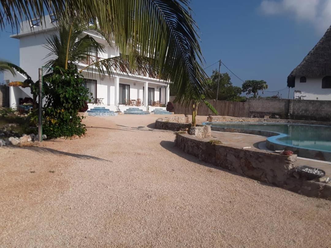 Hôtel Lucrezia'S Garden Zanzibar à Pwani Mchangani Extérieur photo